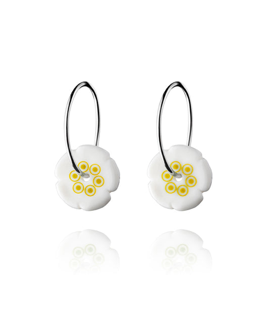 Flower hoop earrings in yellow